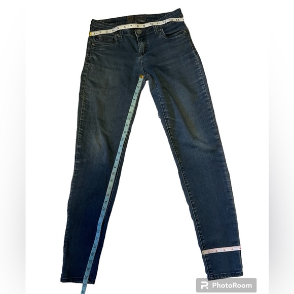 Women’s Kut from the Kloth Jeans Denim. Cotton Polyester Spandex - Picture 6 of 6